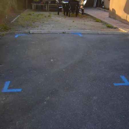 Appt 2 Pieces Pres De *