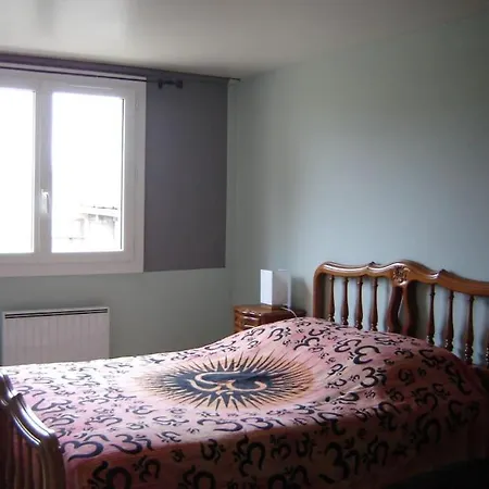 Appt 2 Pieces Pres De Crecy-la-Chapelle